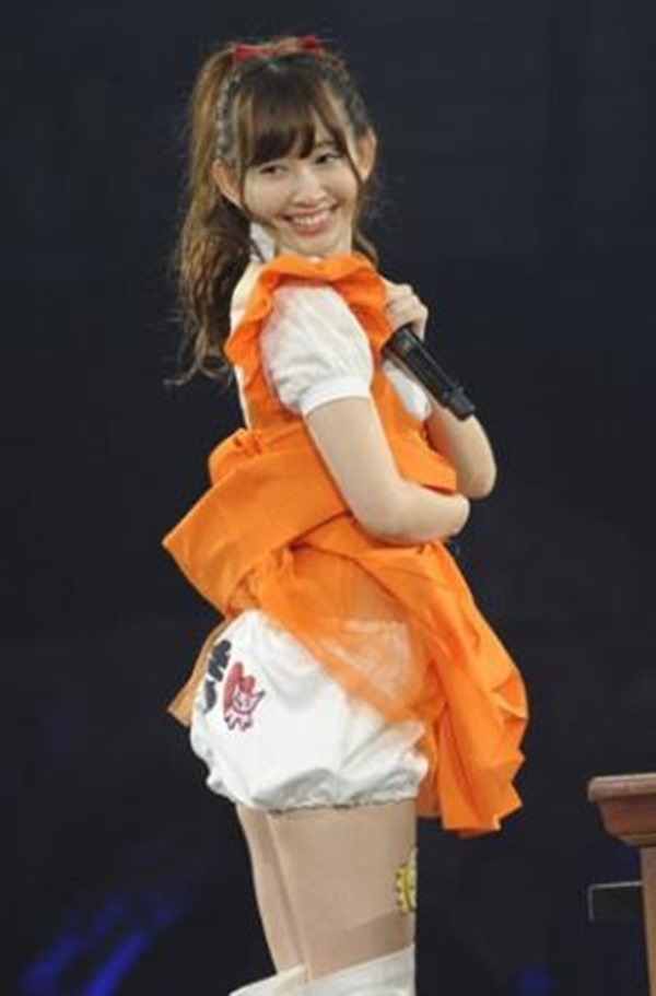 AKB48メンバーのパンチラエロGIF画像8