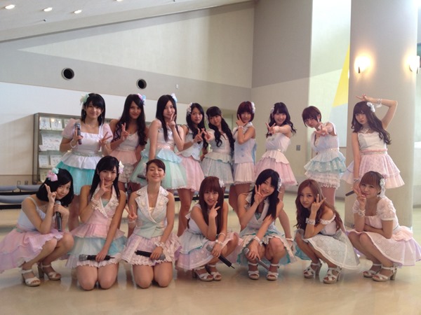 AKB48メンバーのパンチラエロGIF画像9
